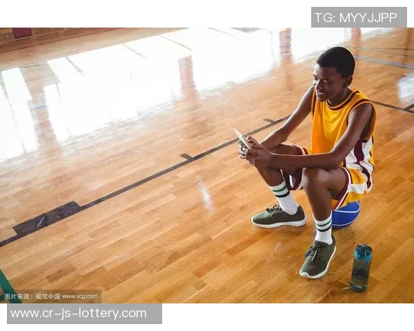 跟随小男孩的视角，看看里面有没有你熟悉的球员！